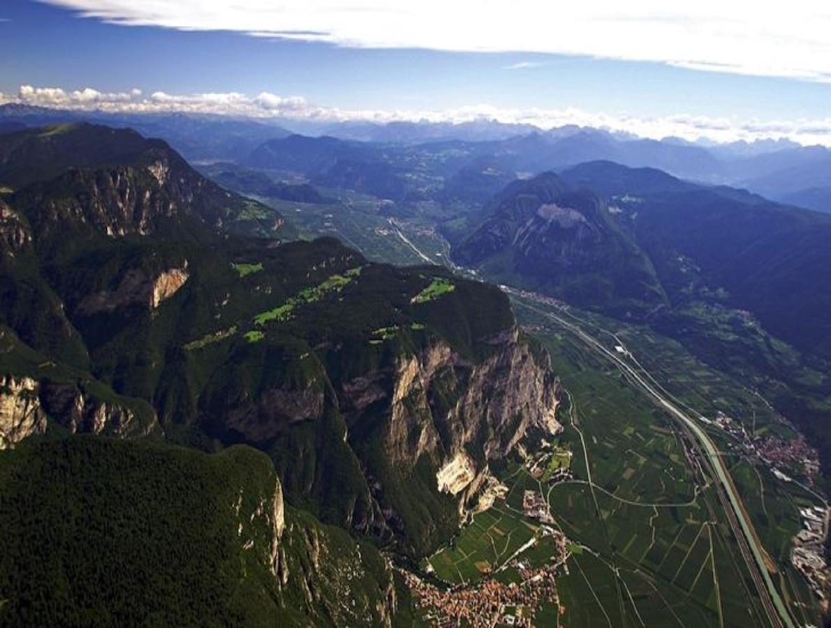 Hotel Zur Kirche Magre all' Adige Exteriör bild