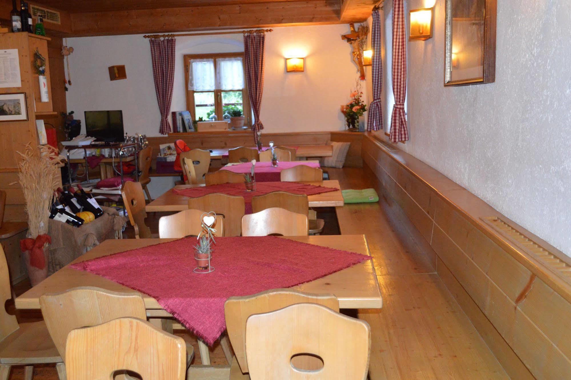 Hotel Zur Kirche Magre all' Adige Exteriör bild